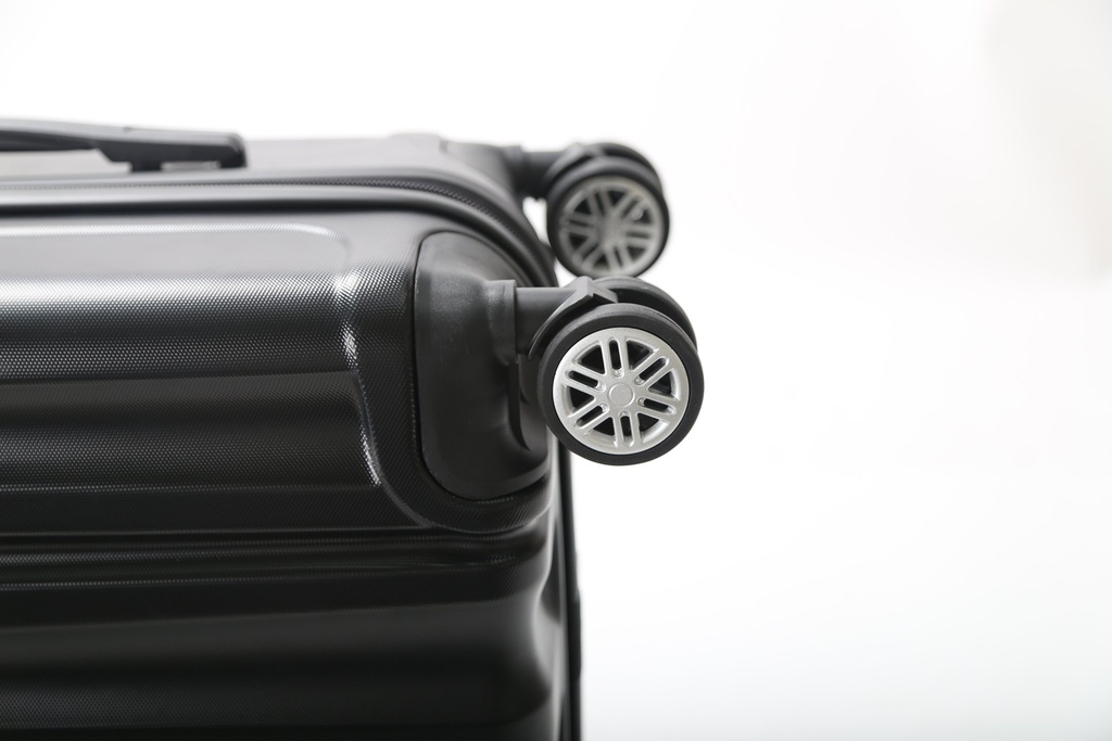 Royalty Line RL-LTS18706: Set of 3 Heavy-Duty Travel Suitcases