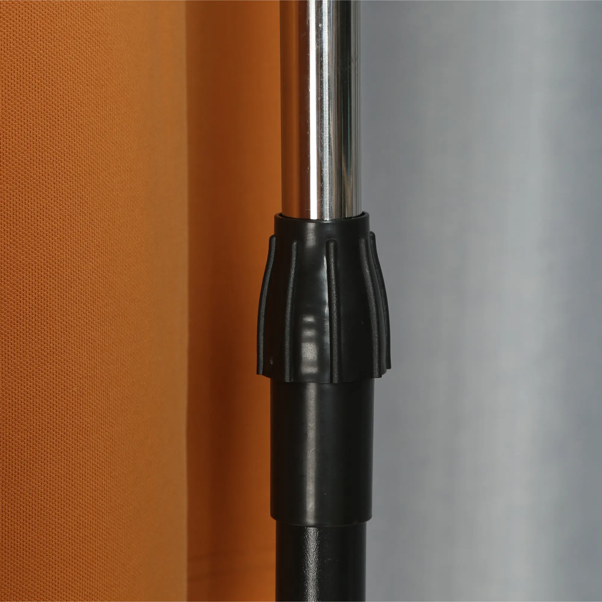 Herzberg HG-03268: Adjustable Single Rod Rolling Clothing Garment Rack